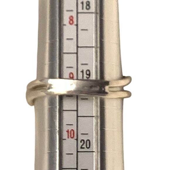 6 Womens Rings Gold and Silver Tones No Precious Metals or Stones Sizes 7 to 11 - Picture 13 of 16